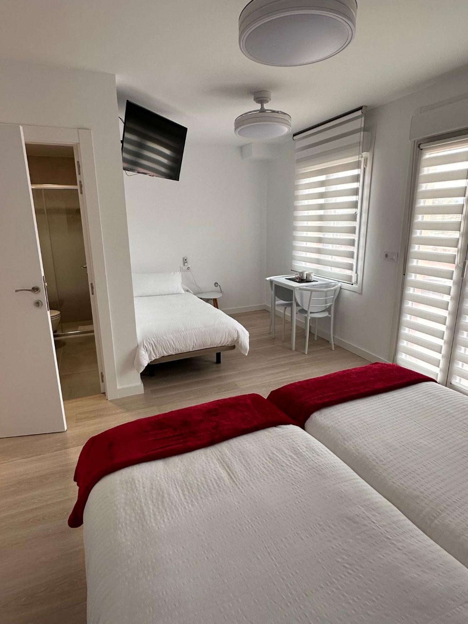 Hostal A La Sombra Del Laurel ナバレテ エクステリア 写真