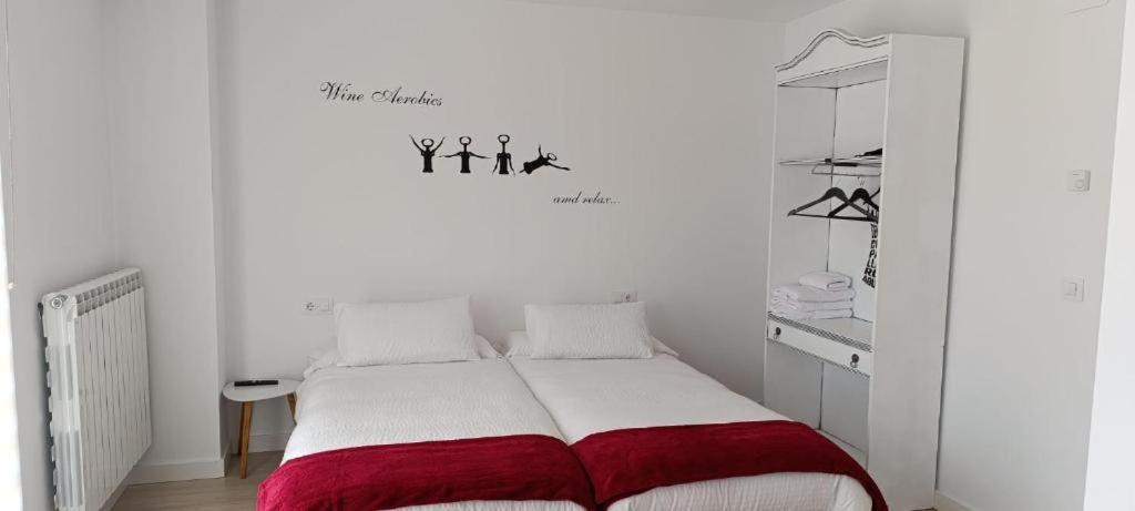 Hostal A La Sombra Del Laurel ナバレテ エクステリア 写真