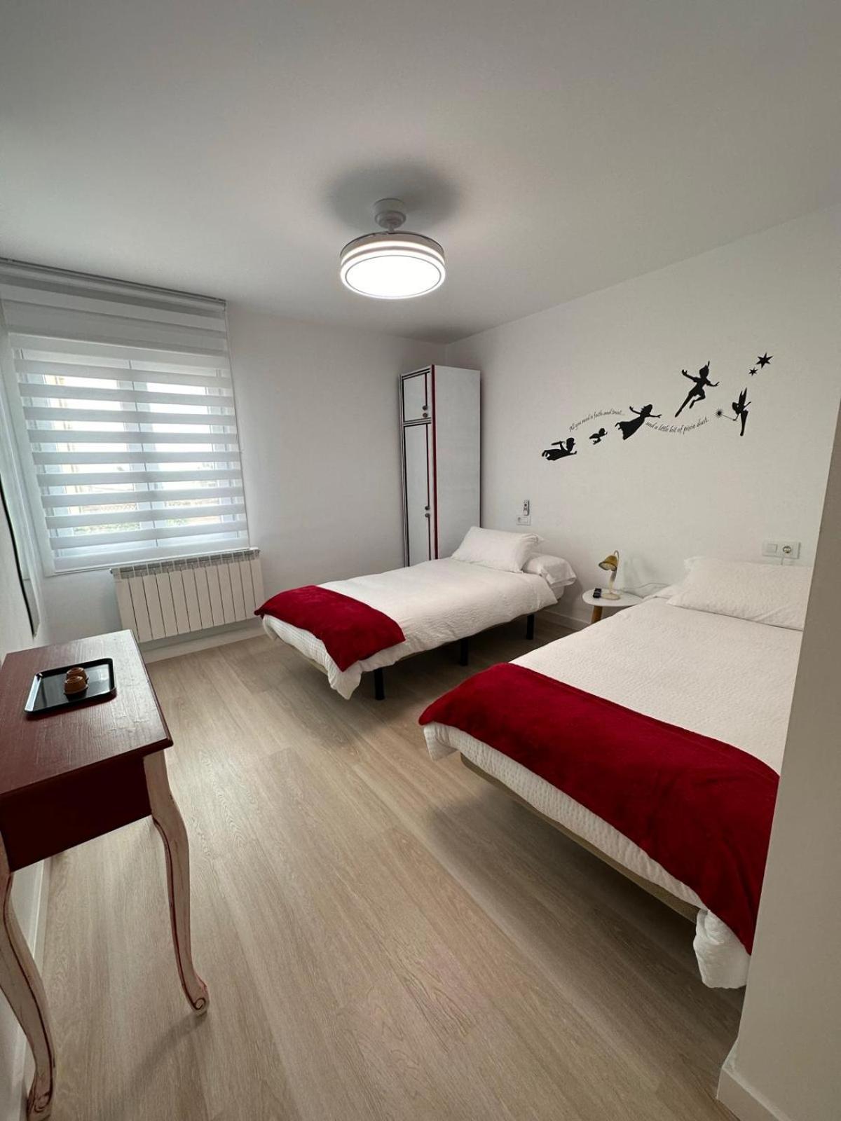 Hostal A La Sombra Del Laurel ナバレテ エクステリア 写真