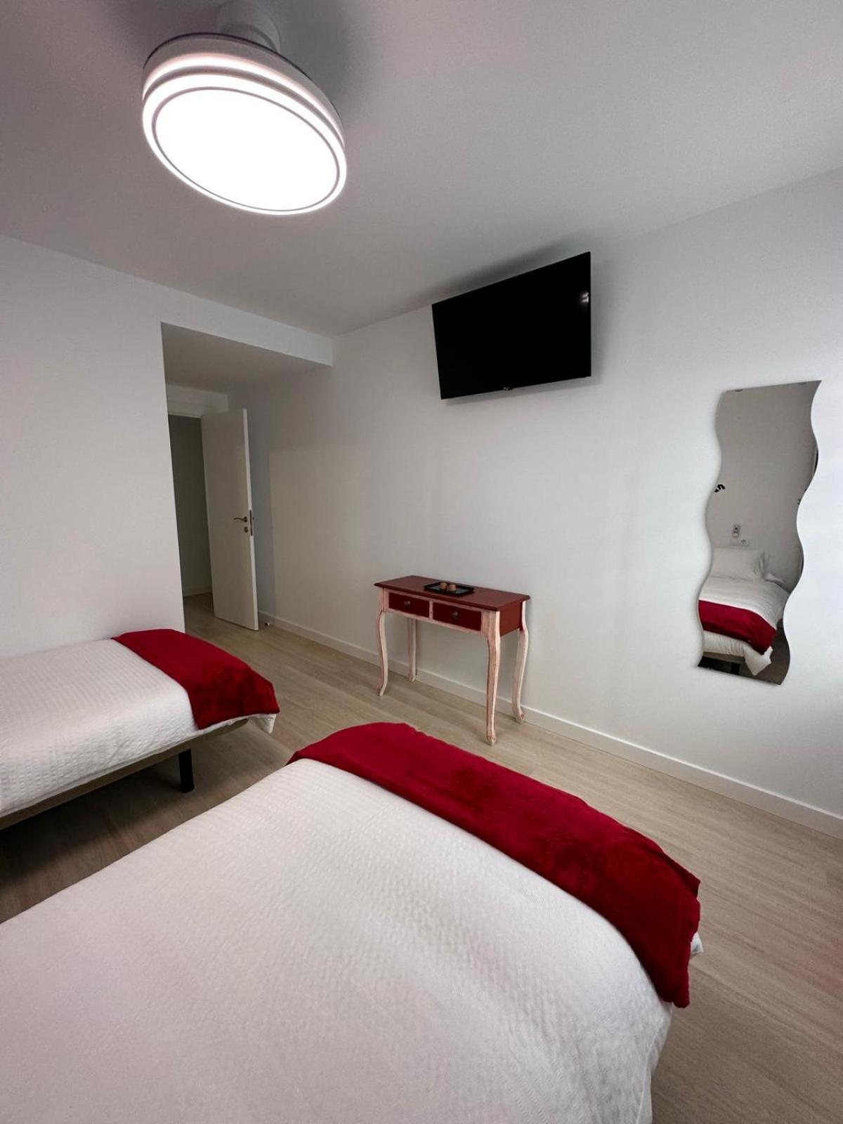 Hostal A La Sombra Del Laurel ナバレテ エクステリア 写真