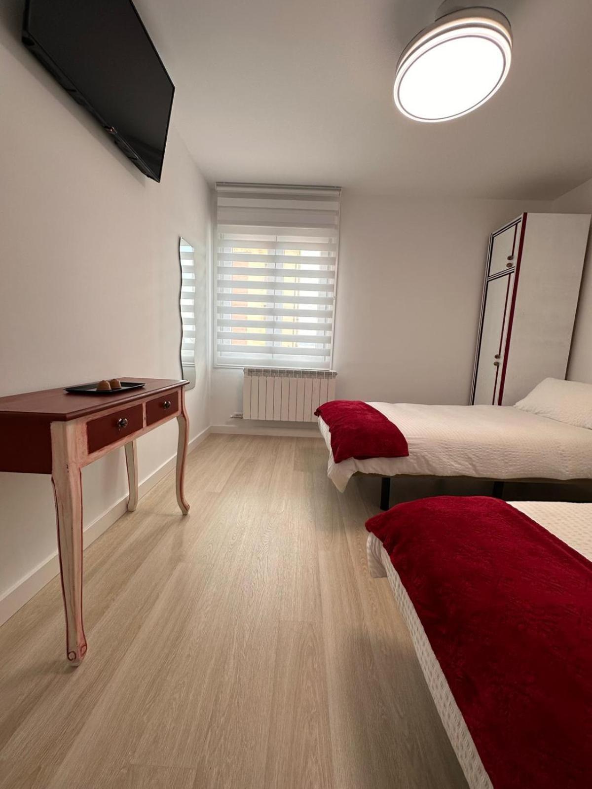 Hostal A La Sombra Del Laurel ナバレテ エクステリア 写真