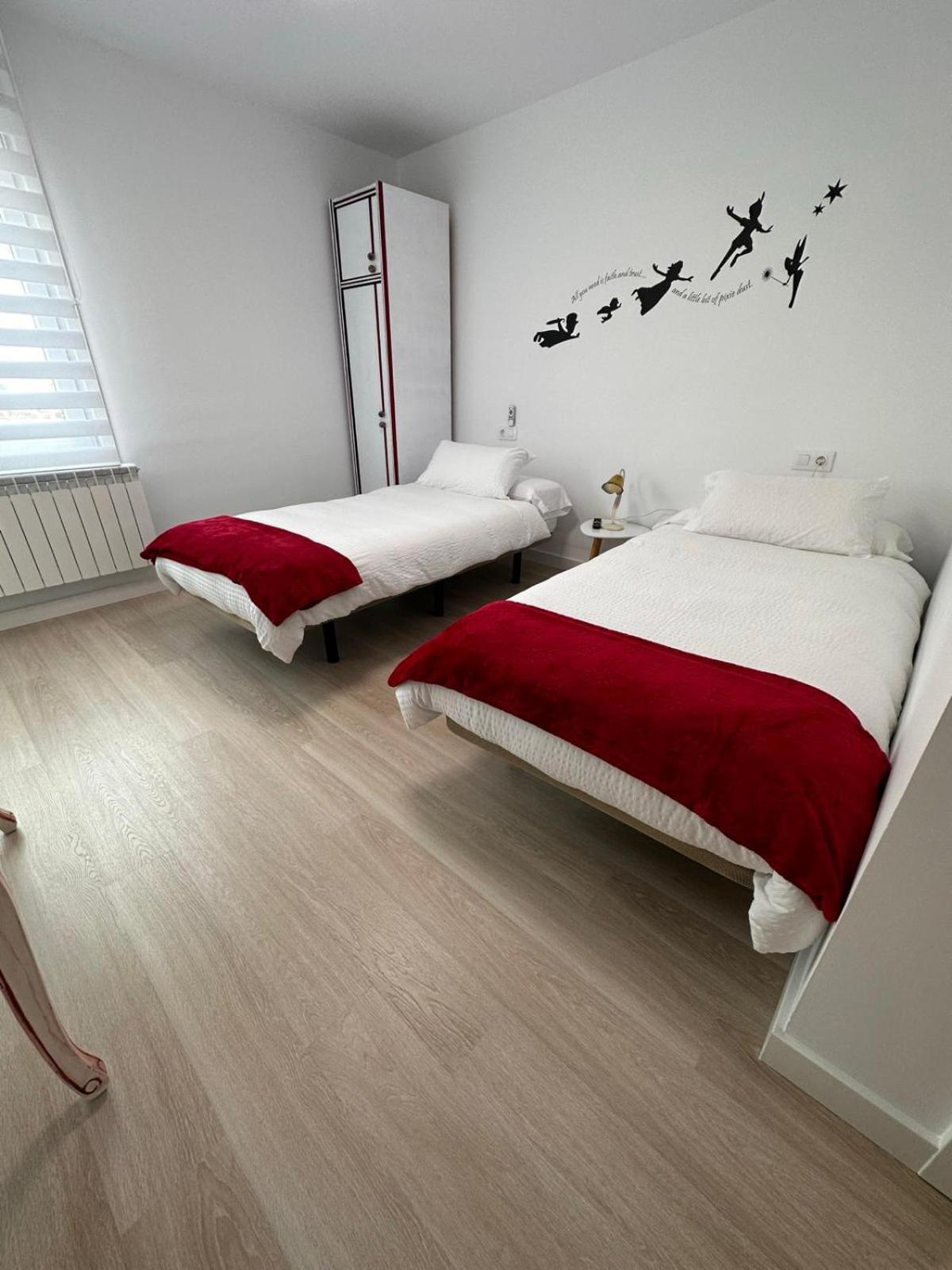 Hostal A La Sombra Del Laurel ナバレテ エクステリア 写真
