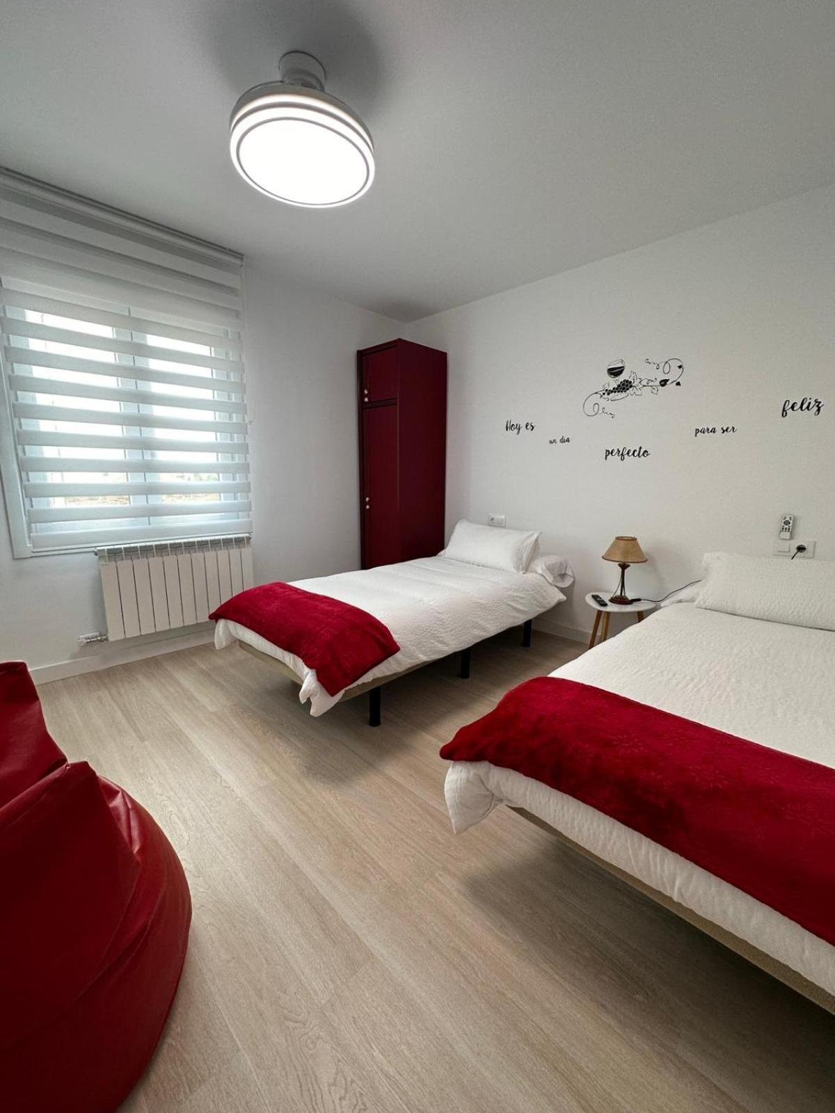 Hostal A La Sombra Del Laurel ナバレテ エクステリア 写真