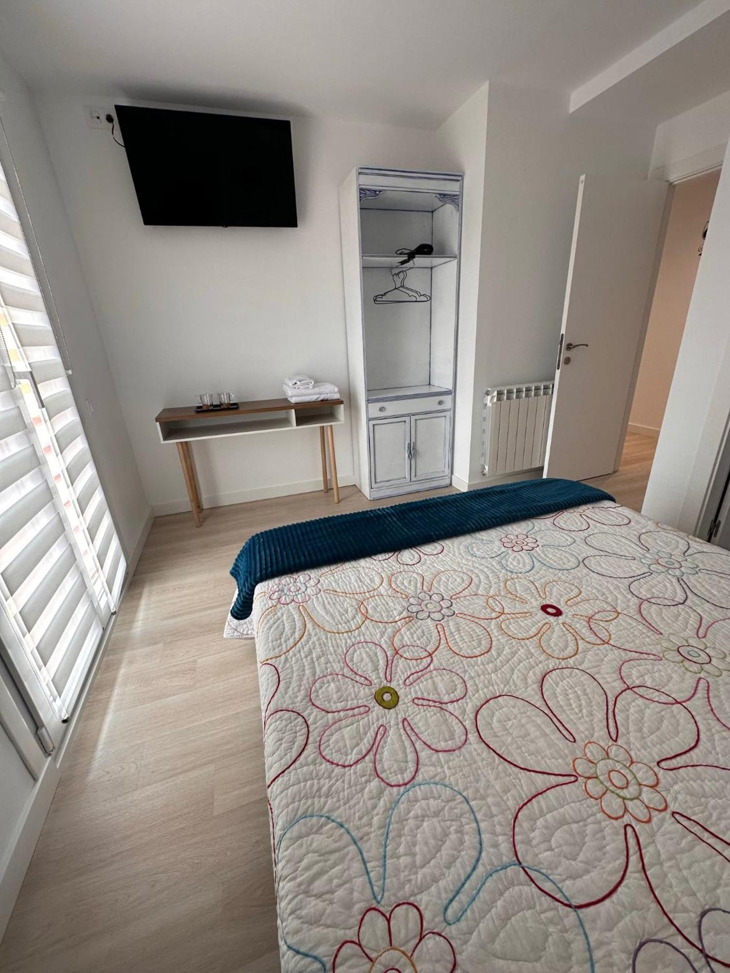 Hostal A La Sombra Del Laurel ナバレテ エクステリア 写真