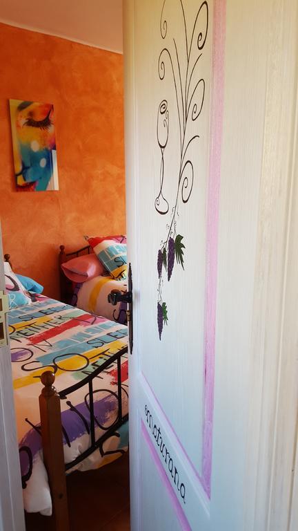 Hostal A La Sombra Del Laurel ナバレテ エクステリア 写真